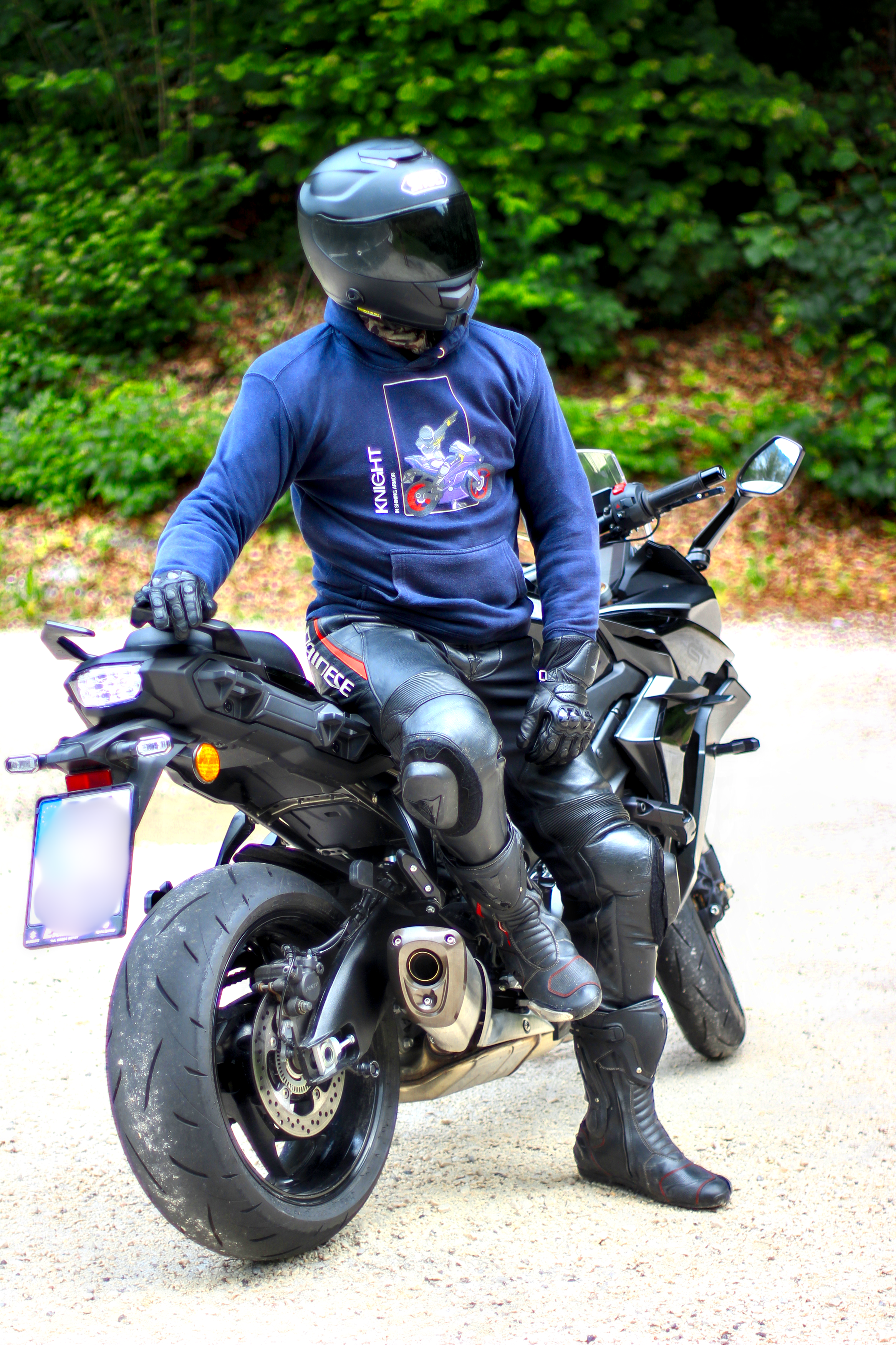 KISA black'N'white Hoodie - The Biker Mule